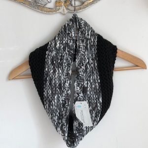 Knit infinity scarf ❤️Buy 2 items, get 1 free!!!❤️